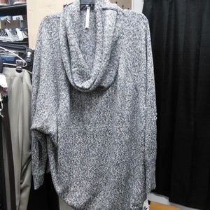 Leo&Nicole sweater sz 3x